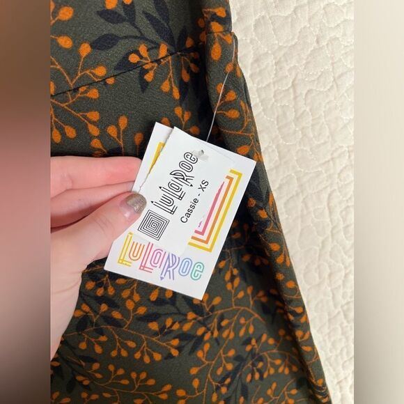 NWT LulaRoe Cassie Skirt - Picture 2 of 4